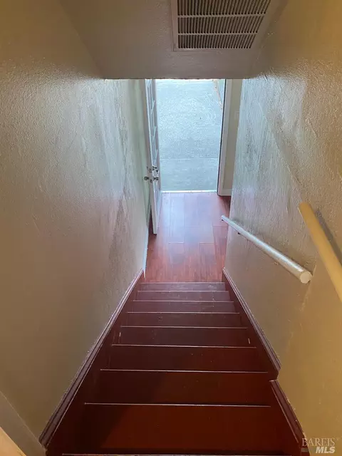 141 Muller St, Vallejo, CA 94590 photo 8