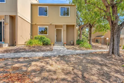 6 Oak Crest Ct #A, Novato, CA 94947