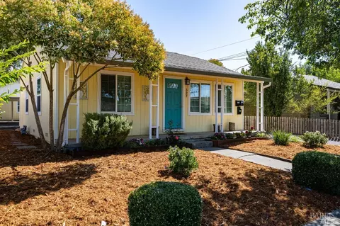 327 Vallejo St, Petaluma, CA 94952