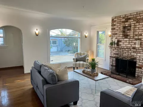 1412 Alabama St, Vallejo, CA 94590 photo 3