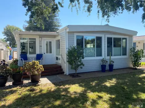 213 Barcelona Dr, Novato, CA 94949