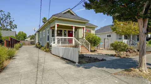 921-923 Bush St, Santa Rosa, CA 95404