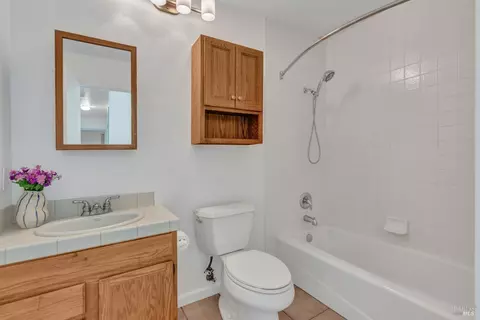 10 Parkhaven Dr, Vallejo, CA 94591 photo 17