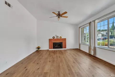 10 Parkhaven Dr, Vallejo, CA 94591 photo 6