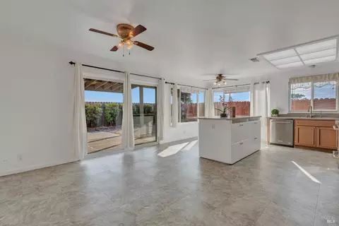 10 Parkhaven Dr, Vallejo, CA 94591 photo 8