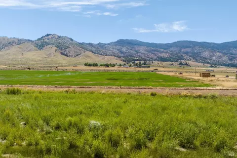 View/Area - 425-940 Constantia Rd, Doyle, CA 96109 photo 1 of 4