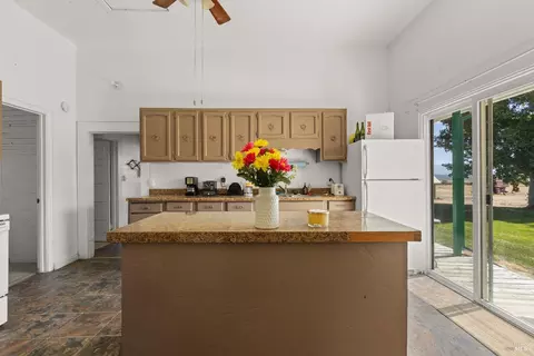 Kitchen - 425-940 Constantia Rd, Doyle, CA 96109 photo 2 of 2