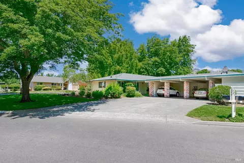 195 Mountain Vista Cir, Santa Rosa, CA 95409