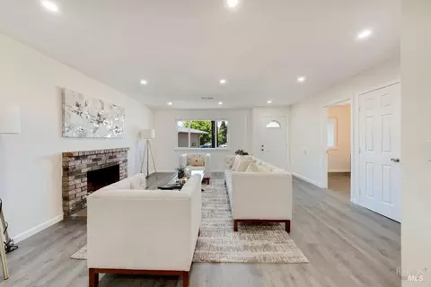141 Inverness Dr, Vallejo, CA 94589 photo 5