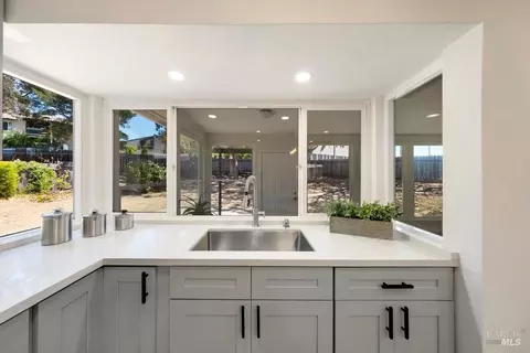 141 Inverness Dr, Vallejo, CA 94589 photo 12