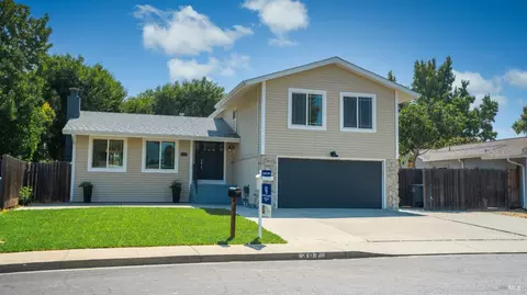 307 Royal Oaks Dr, Vacaville, CA 95687