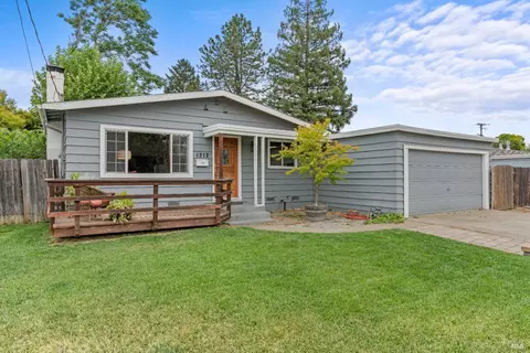 1312 S Dora St, Ukiah, CA 95482