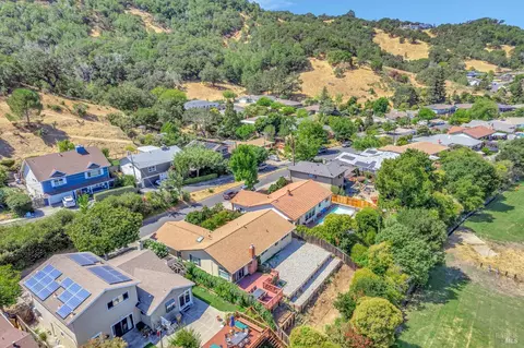 279 Devon Dr, San Rafael, CA 94903 photo 13