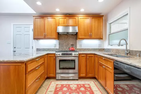 279 Devon Dr, San Rafael, CA 94903 photo 3