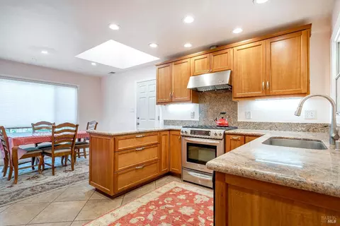 279 Devon Dr, San Rafael, CA 94903 photo 4