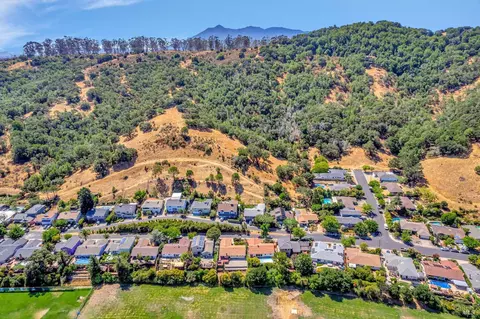 279 Devon Dr, San Rafael, CA 94903 photo 17