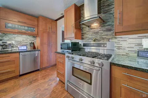 1355 Hale St, Vallejo, CA 94591 photo 2