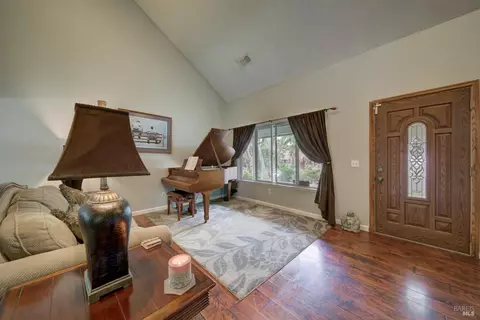 1355 Hale St, Vallejo, CA 94591 photo 5