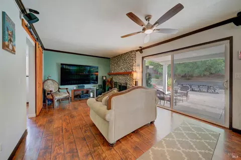1355 Hale St, Vallejo, CA 94591 photo 9