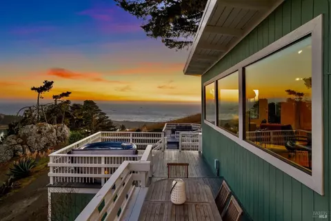 10908 Rock Point Dr, Jenner, CA 95450