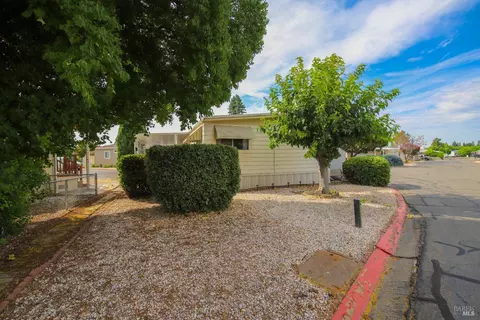 98 Lemon Tree Cir, Vacaville, CA 95687 photo 6