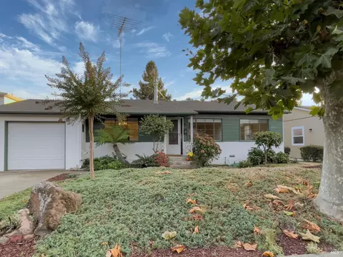413 Rosalie Dr, Sonoma, CA 95476