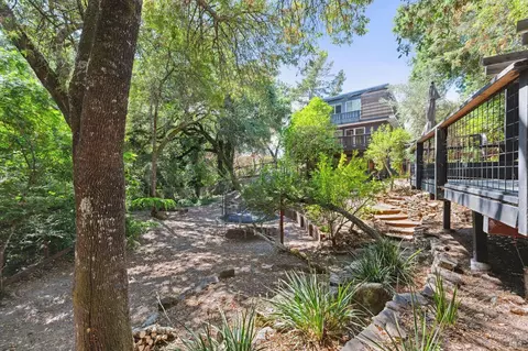 2024 Thornsberry Rd, Sonoma, CA 95476