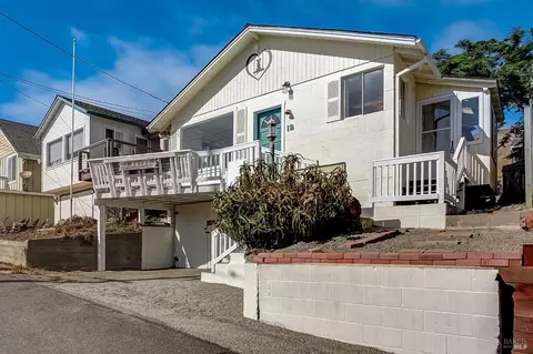 12 Ocean View Ave, Dillon Beach, CA 94929