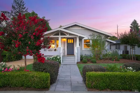 716 Johnson St, Healdsburg, CA 95448
