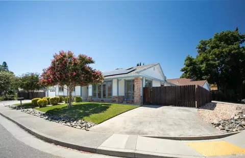 855 Merryfield Dr, Dixon, CA 95620 photo 4
