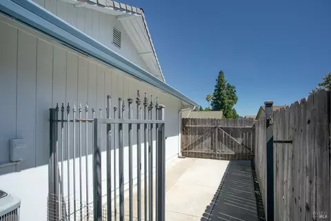 855 Merryfield Dr, Dixon, CA 95620 photo 42