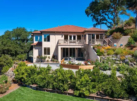 1299 Wikiup Dr, Santa Rosa, CA 95403
