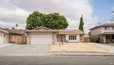 422 Dahlia St, Fairfield, CA 94533