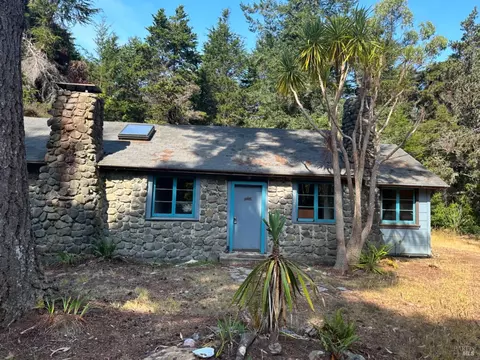 19564 Hanson Rd, Fort Bragg, CA 95437