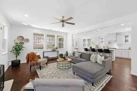 22 Canyon Green Loop, Novato, CA 94947