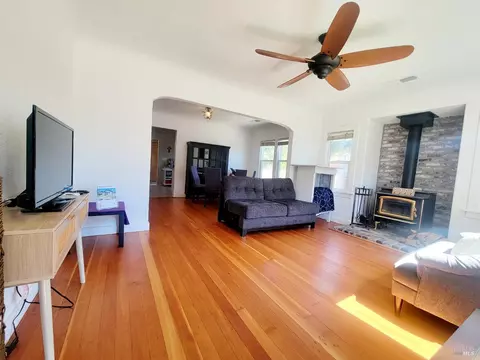 2718 Pine St, Napa, CA 94558 photo 3