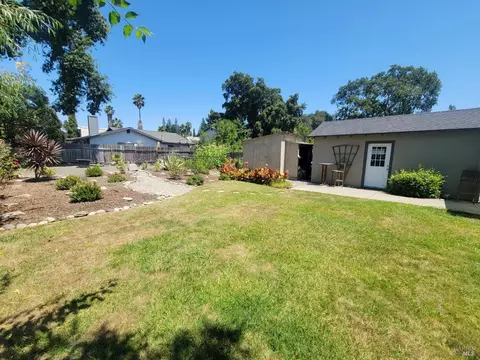 2718 Pine St, Napa, CA 94558 photo 12