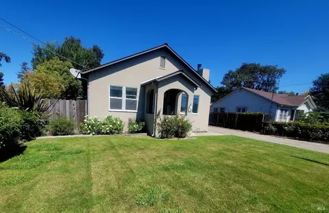 2718 Pine St, Napa, CA 94558 photo 2