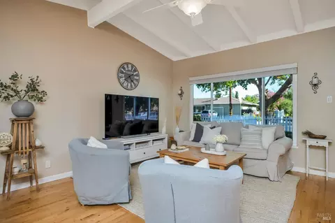 372 W Macarthur St, Sonoma, CA 95476 photo 4