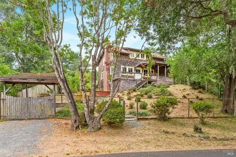 5 Cameron St, Inverness, CA 94937
