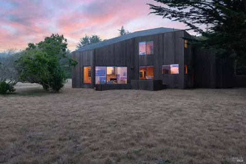 195 Klamath Rd, The Sea Ranch, CA 95497
