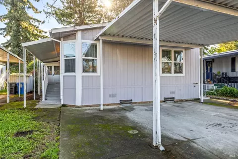 17 Verde Cir, Rohnert Park, CA 94928