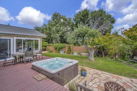 39 Washington St, Novato, CA 94947