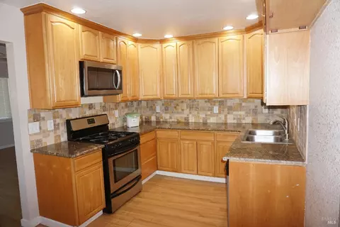 205 Haven Ct, Vallejo, CA 94591 photo 12