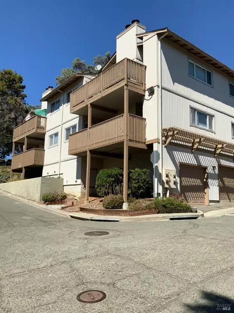 101 Windjammer Dr, Vallejo, CA 94591