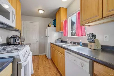 1900 Magazine St, Vallejo, CA 94591 photo 4