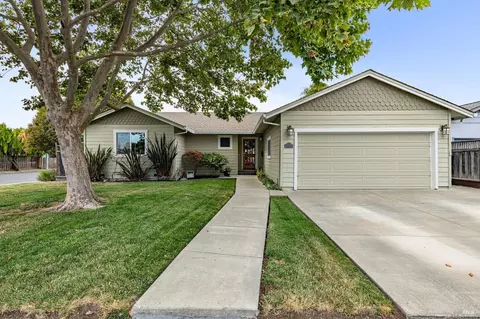 1 Gilrix Ct, Petaluma, CA 94954