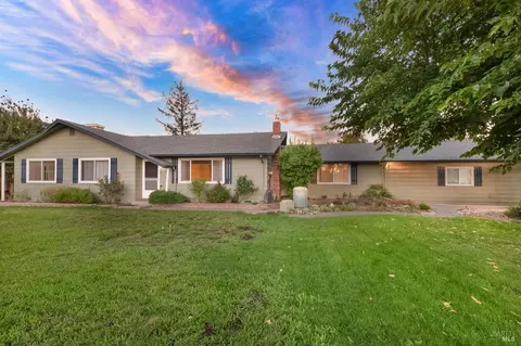 2108 Fulton Rd, Santa Rosa, CA 95403