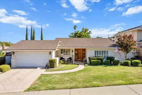 490 Oak View Dr, Vacaville, CA 95688