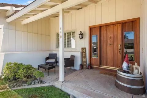 490 Oak View Dr, Vacaville, CA 95688 photo 3
